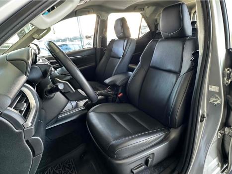 TOYOTA Hilux SW4 2.8 4P SRX 4X4 TURBO DIESEL AUTOM�TICO, Foto 17