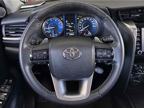 TOYOTA Hilux SW4 2.8 4P SRX 4X4 TURBO DIESEL AUTOM�TICO, Foto 23