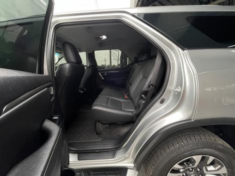 TOYOTA Hilux SW4 2.8 16V 4P SRX 4X4 7 LUGARES TURBO DIESEL AUTOMÁTICO, Foto 17