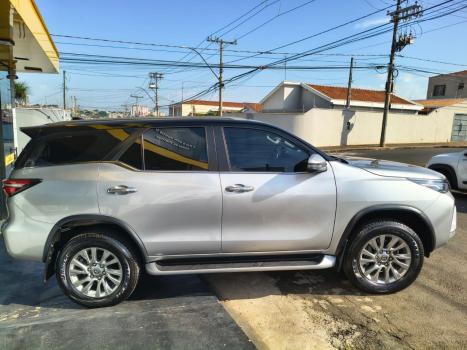 TOYOTA Hilux SW4 2.8 16V 4P SRX 4X4 7 LUGARES TURBO DIESEL AUTOMÁTICO, Foto 7