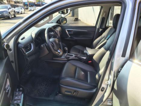 TOYOTA Hilux SW4 2.8 16V 4P SRX 4X4 7 LUGARES TURBO DIESEL AUTOMÁTICO, Foto 10