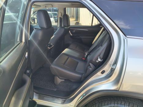 TOYOTA Hilux SW4 2.8 16V 4P SRX 4X4 7 LUGARES TURBO DIESEL AUTOMÁTICO, Foto 11