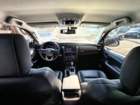 TOYOTA Hilux SW4 2.8 16V 4P SRX 4X4 7 LUGARES TURBO DIESEL AUTOMÁTICO, Foto 12