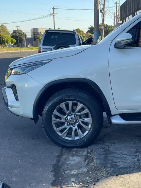 TOYOTA Hilux SW4 2.8 16V 4P SRX 4X4 7 LUGARES TURBO DIESEL AUTOMÁTICO, Foto 6