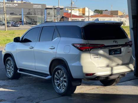 TOYOTA Hilux SW4 2.8 16V 4P SRX 4X4 7 LUGARES TURBO DIESEL AUTOMÁTICO, Foto 8