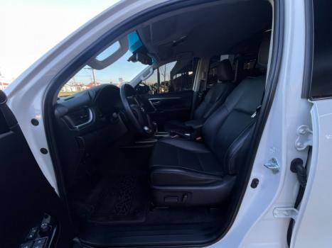 TOYOTA Hilux SW4 2.8 16V 4P SRX 4X4 7 LUGARES TURBO DIESEL AUTOMÁTICO, Foto 15