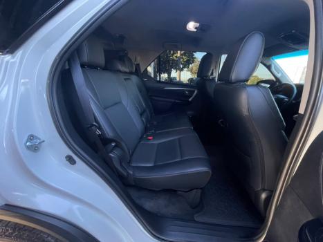 TOYOTA Hilux SW4 2.8 16V 4P SRX 4X4 7 LUGARES TURBO DIESEL AUTOMÁTICO, Foto 23