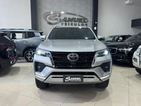 TOYOTA Hilux SW4 2.8 16V 4P SRX 4X4 7 LUGARES TURBO DIESEL AUTOMÁTICO, Foto 2