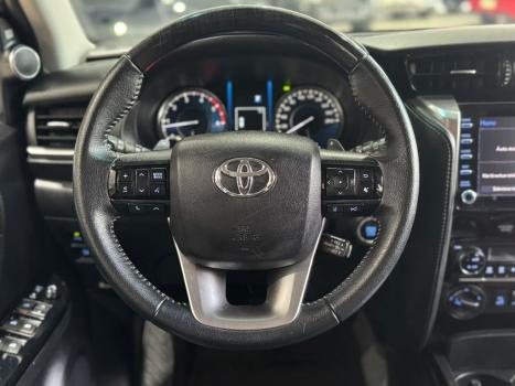 TOYOTA Hilux SW4 2.8 16V 4P SRX 4X4 7 LUGARES TURBO DIESEL AUTOMÁTICO, Foto 8