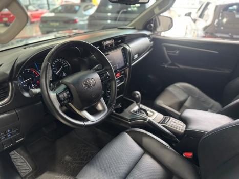 TOYOTA Hilux SW4 2.8 16V 4P SRX 4X4 7 LUGARES TURBO DIESEL AUTOMÁTICO, Foto 12