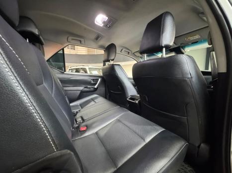 TOYOTA Hilux SW4 2.8 16V 4P SRX 4X4 7 LUGARES TURBO DIESEL AUTOMÁTICO, Foto 14