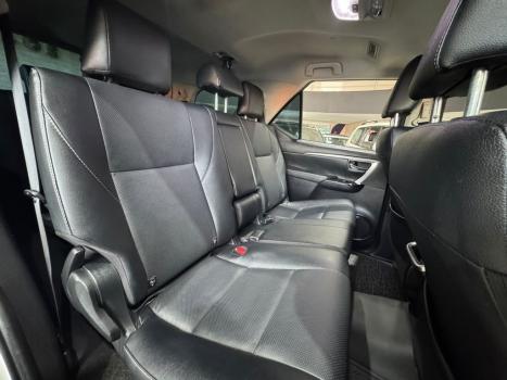 TOYOTA Hilux SW4 2.8 16V 4P SRX 4X4 7 LUGARES TURBO DIESEL AUTOMÁTICO, Foto 15