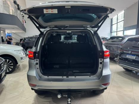 TOYOTA Hilux SW4 2.8 16V 4P SRX 4X4 7 LUGARES TURBO DIESEL AUTOMÁTICO, Foto 17