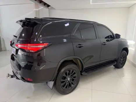 TOYOTA Hilux SW4 2.8 16V 4P SRX 4X4 7 LUGARES TURBO DIESEL AUTOMÁTICO, Foto 11