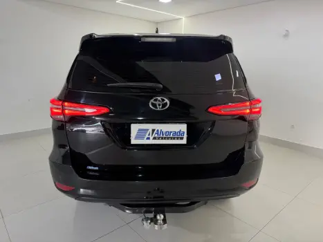 TOYOTA Hilux SW4 2.8 16V 4P SRX 4X4 7 LUGARES TURBO DIESEL AUTOMÁTICO, Foto 13