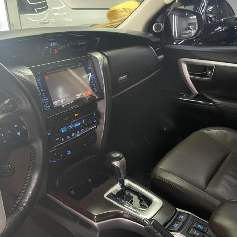 TOYOTA Hilux SW4 2.8 16V 4P SRX 4X4 7 LUGARES TURBO DIESEL AUTOMÁTICO, Foto 7