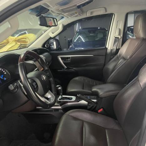 TOYOTA Hilux SW4 2.8 16V 4P SRX 4X4 7 LUGARES TURBO DIESEL AUTOMÁTICO, Foto 9