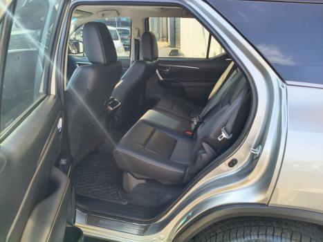TOYOTA Hilux SW4 2.8 16V 4P SRX 4X4 7 LUGARES TURBO DIESEL AUTOMÁTICO, Foto 8