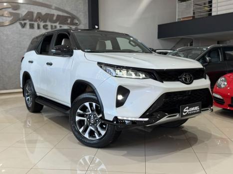 TOYOTA Hilux SW4 2.8 4P SRX 4X4 DIAMOND 7 LUGARES TURBO DIESEL AUTOMÁTICO, Foto 1