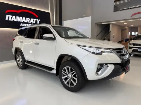 TOYOTA Hilux SW4 2.8 16V 4P SRX 4X4 7 LUGARES TURBO DIESEL AUTOMÁTICO, Foto 2