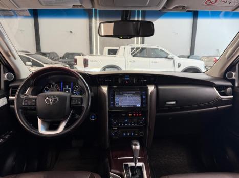 TOYOTA Hilux SW4 2.8 16V 4P SRX 4X4 7 LUGARES TURBO DIESEL AUTOMÁTICO, Foto 20