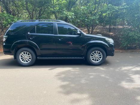 TOYOTA Hilux SW4 3.0 16V 4P SRV 4X4 7 LUGARES TURBO DIESEL AUTOM�TICO, Foto 4