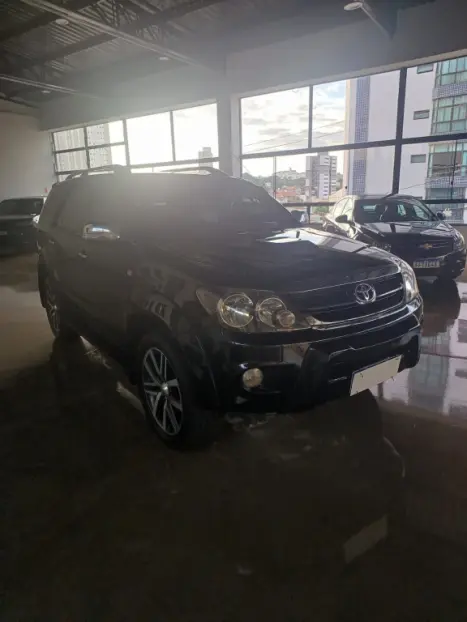 TOYOTA Hilux SW4 3.0 16V 4P SRV 4X4 TURBO DIESEL AUTOMTICO, Foto 2