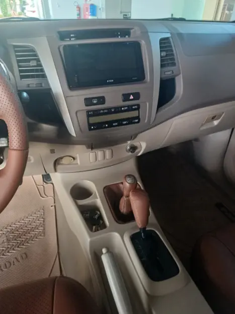 TOYOTA Hilux SW4 3.0 16V 4P SRV 4X4 TURBO DIESEL AUTOMTICO, Foto 6