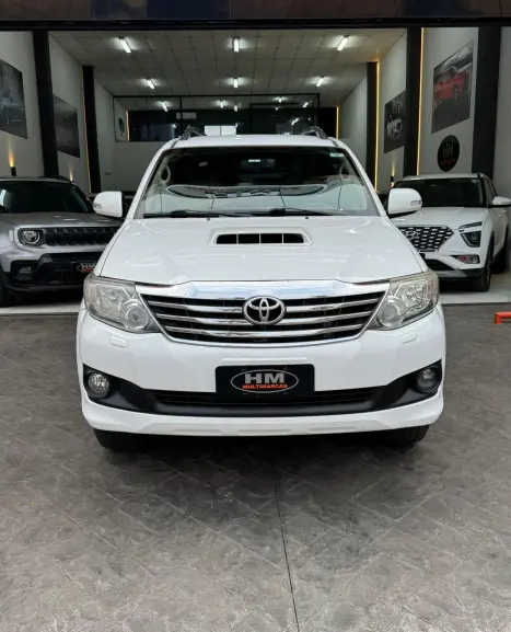 TOYOTA Hilux SW4 3.0 16V 4P SRV 4X4 7 LUGARES TURBO DIESEL AUTOMTICO, Foto 3