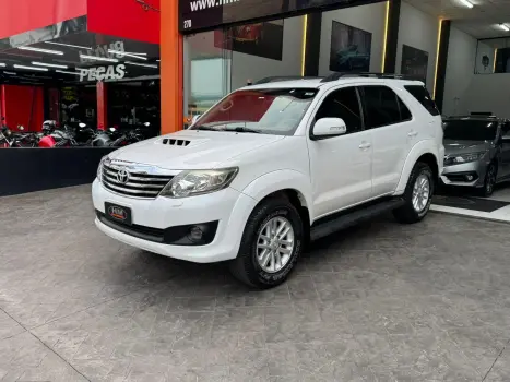 TOYOTA Hilux SW4 3.0 16V 4P SRV 4X4 7 LUGARES TURBO DIESEL AUTOMTICO, Foto 4