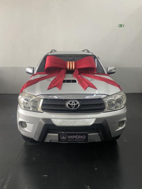 TOYOTA Hilux SW4 3.0 16V 4P SRV 4X4 7 LUGARES TURBO DIESEL AUTOMTICO, Foto 2