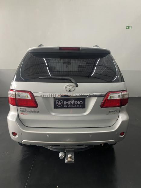 TOYOTA Hilux SW4 3.0 16V 4P SRV 4X4 7 LUGARES TURBO DIESEL AUTOMTICO, Foto 6