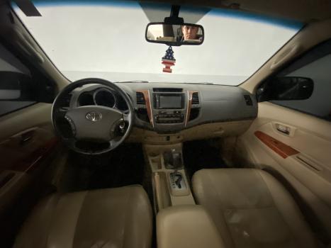 TOYOTA Hilux SW4 3.0 16V 4P SRV 4X4 7 LUGARES TURBO DIESEL AUTOMTICO, Foto 7