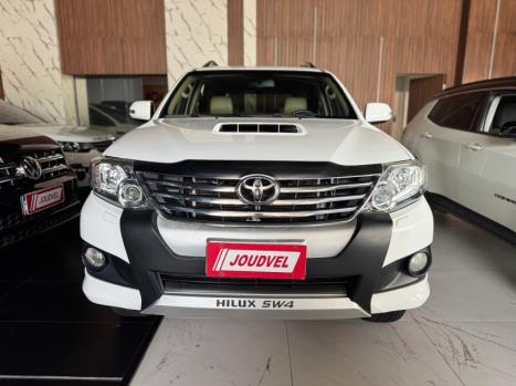 TOYOTA Hilux SW4 3.0 16V 4P SRV 4X4 7 LUGARES TURBO DIESEL AUTOMTICO, Foto 2