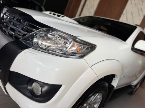 TOYOTA Hilux SW4 3.0 16V 4P SRV 4X4 7 LUGARES TURBO DIESEL AUTOMTICO, Foto 3