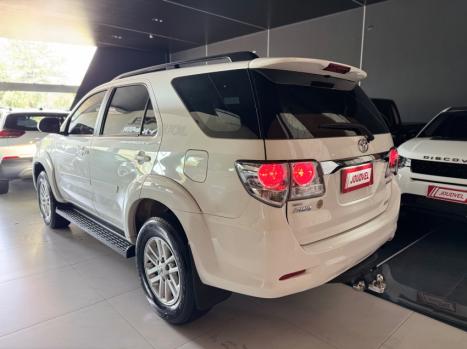 TOYOTA Hilux SW4 3.0 16V 4P SRV 4X4 7 LUGARES TURBO DIESEL AUTOMTICO, Foto 4