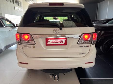 TOYOTA Hilux SW4 3.0 16V 4P SRV 4X4 7 LUGARES TURBO DIESEL AUTOMTICO, Foto 5