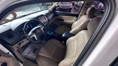 TOYOTA Hilux SW4 3.0 16V 4P SRV 4X4 TURBO DIESEL AUTOM�TICO, Foto 3