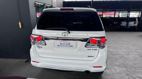 TOYOTA Hilux SW4 3.0 16V 4P SRV 4X4 TURBO DIESEL AUTOM�TICO, Foto 4