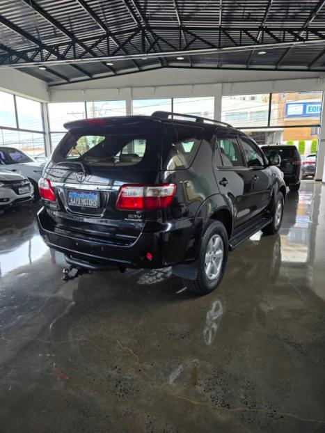 TOYOTA Hilux SW4 3.0 16V 4P SRV 4X4 7 LUGARES TURBO DIESEL AUTOM�TICO, Foto 9