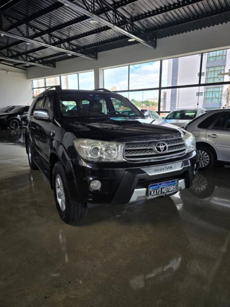 TOYOTA Hilux SW4 3.0 16V 4P SRV 4X4 7 LUGARES TURBO DIESEL AUTOM�TICO, Foto 1