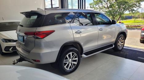 TOYOTA Hilux SW4 3.0 16V 4P SRV 4X4 7 LUGARES TURBO DIESEL AUTOM�TICO, Foto 6