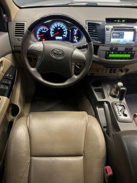 TOYOTA Hilux SW4 3.0 V6 12V 4P SRV TURBO DIESEL AUTOM�TICO, Foto 9