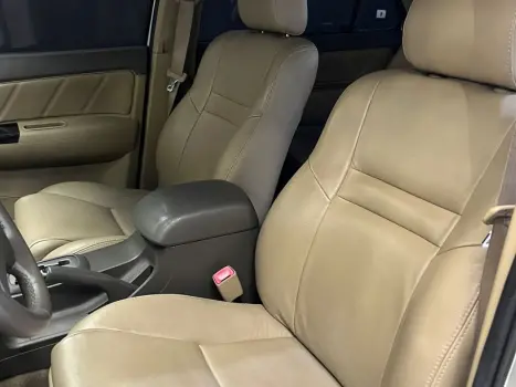 TOYOTA Hilux SW4 3.0 16V 4P SRV 4X4 7 LUGARES TURBO DIESEL AUTOM�TICO, Foto 4