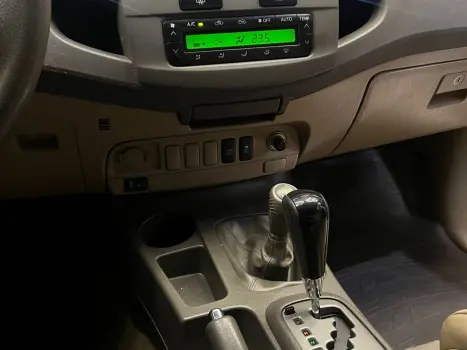 TOYOTA Hilux SW4 3.0 16V 4P SRV 4X4 7 LUGARES TURBO DIESEL AUTOM�TICO, Foto 6