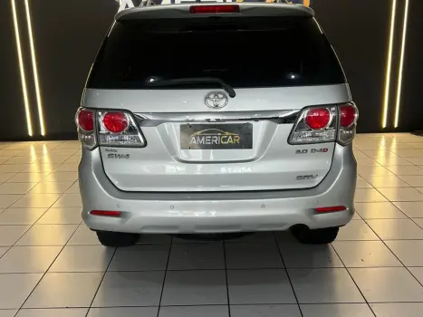 TOYOTA Hilux SW4 3.0 16V 4P SRV 4X4 7 LUGARES TURBO DIESEL AUTOM�TICO, Foto 7