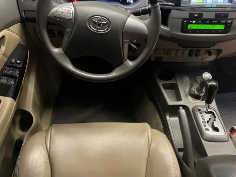 TOYOTA Hilux SW4 3.0 16V 4P SRV 4X4 7 LUGARES TURBO DIESEL AUTOM�TICO, Foto 9