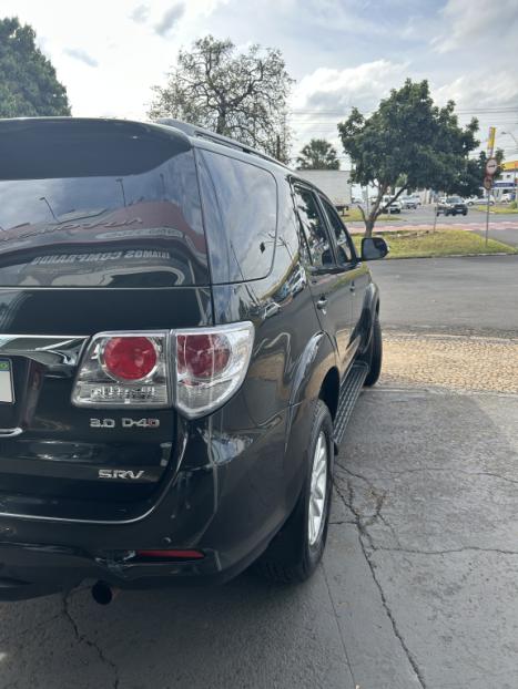 TOYOTA Hilux SW4 3.0 16V 4P SRV 4X4 7 LUGARES TURBO DIESEL AUTOM�TICO, Foto 4
