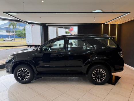 TOYOTA Hilux SW4 3.0 16V 4P SRV 4X4 TURBO DIESEL AUTOM�TICO, Foto 3