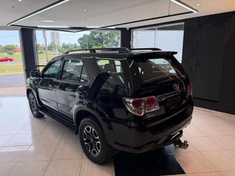 TOYOTA Hilux SW4 3.0 16V 4P SRV 4X4 TURBO DIESEL AUTOM�TICO, Foto 4